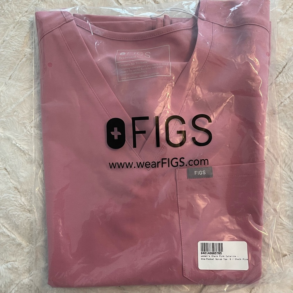 Figs S Chalk Pink Catarina Scrub top